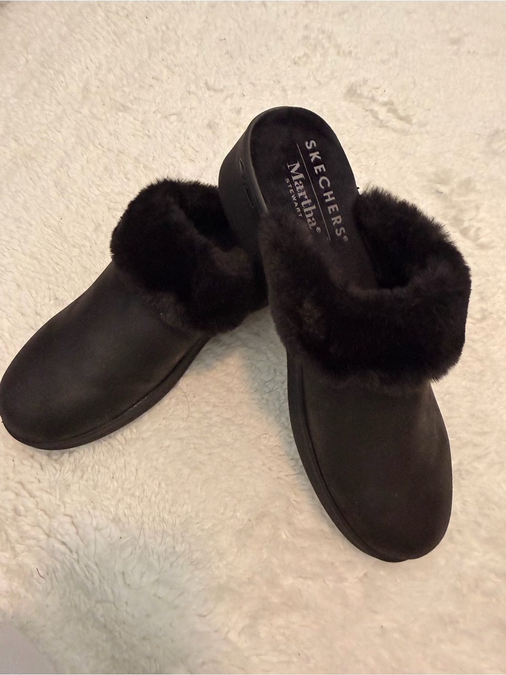 Skechers Women’s Black Faux-Fur Lined Slip-On Clog